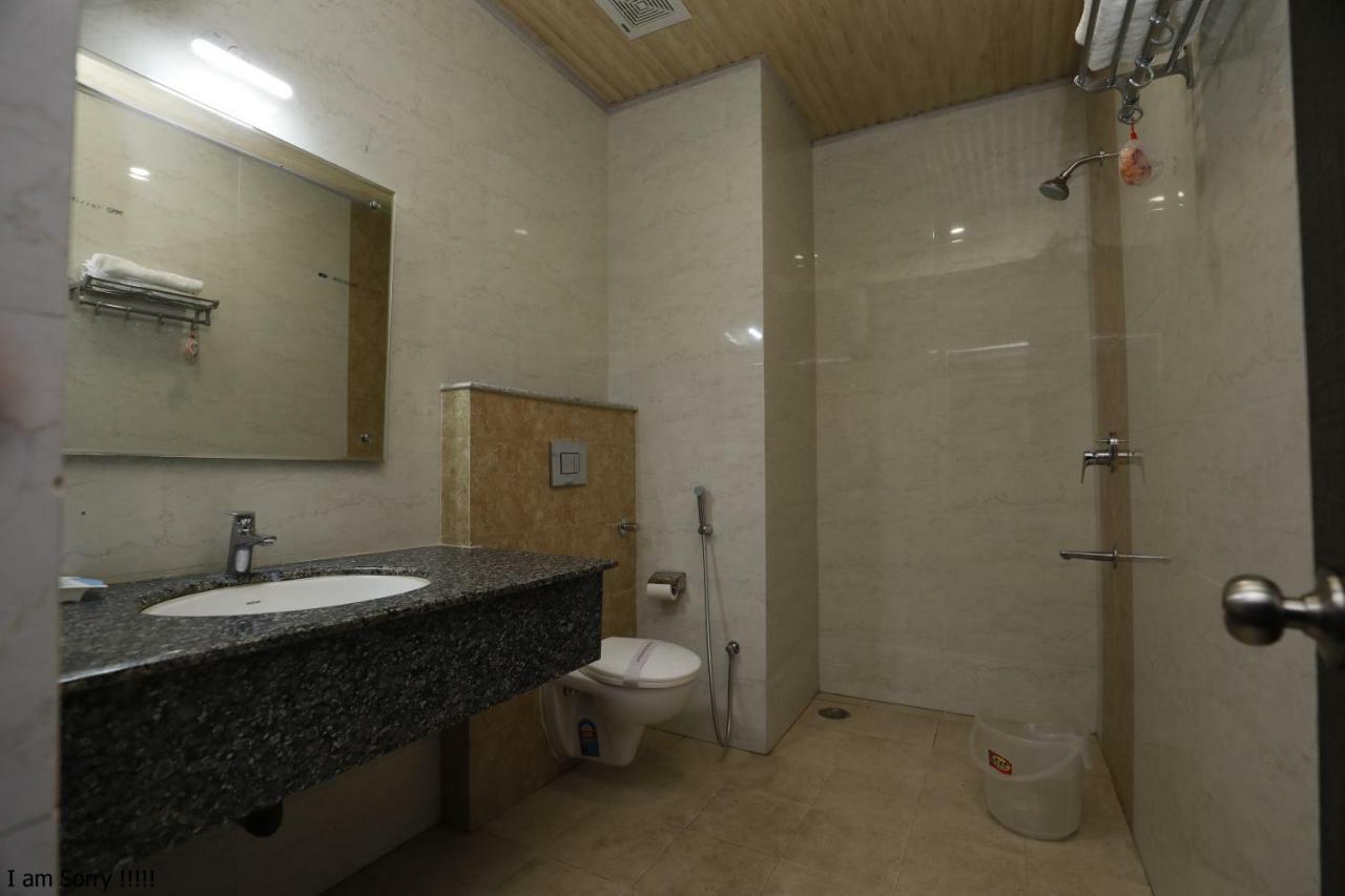 The Park Presidency Hotel Bareilly Exterior foto